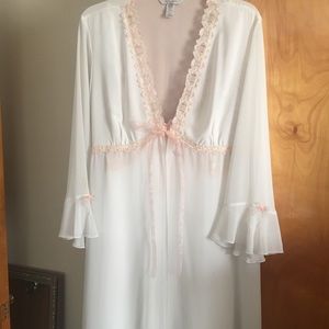 Vintage Peignoir Set by Delicates Ivory Size 2X